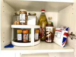 MCR 1BR Getaway with Rooftop Access & Prime Location