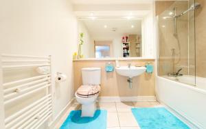 Modern lovely bedroom close to stations in East London, zone 2