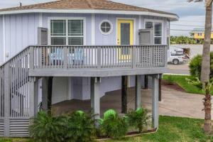 Maui East (Sunday Villas #1)