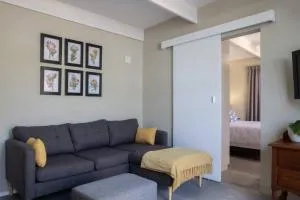 Mill Park Garden Cottage - Hallack Rock