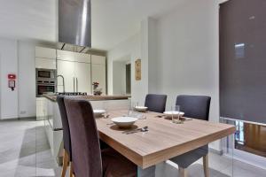 Modern 3 BED & 2 BTH APT Sliema