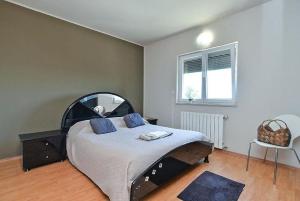 Lovely apartment overlooking the sea - MORE