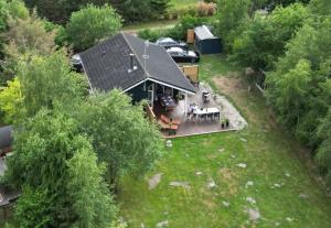 Moderne sommerhus i naturskønne omgivelser