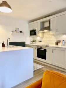 Boutique Chapel Apartment within City Walls