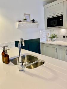 Boutique Chapel Apartment within City Walls