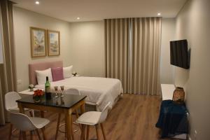 Vicente´s LOB ( Lobos Ocean Breeze)