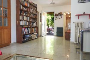 3 bedroom House very close to Paris