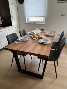 D.I.M. Holiday House