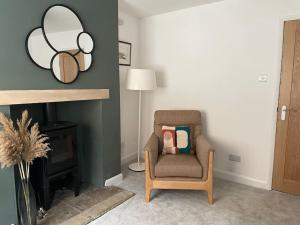 4@No.4. A cosy spot for 4 and one furry friend