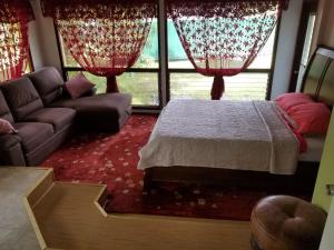 Fully renovated 4 bd with 2 master suits, 3 bth home in centralized location