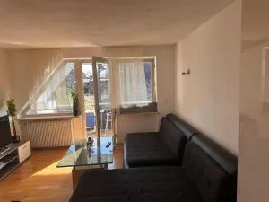 Schwarzwald Zauberhütte - لوفينغن