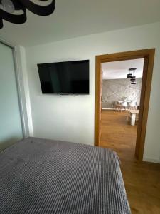 Jurajska Plaza - Nowoczesny apartament z osobną sypialnią, Parking GRATIS - HK Apartaments Kielce