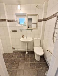 Höhällets Lantliga Rum