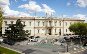 Appartements Appartement climatise avec cour en centre ville : photos des chambres