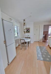 Höhällets Lantliga Rum