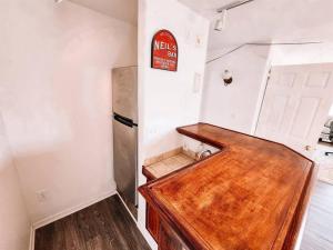 Pet Friendly3 King BedsSleeps 14Game room Near