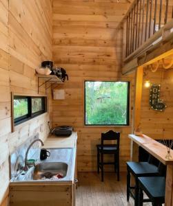 Cabaña con Jacuzzi privadoBBQ y Chimenea ecológica