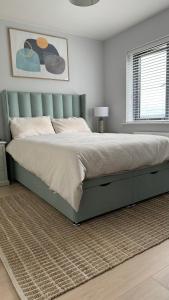 Double bedroom with private bathroom close to city center