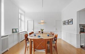 Gorgeous Home In Løgstør