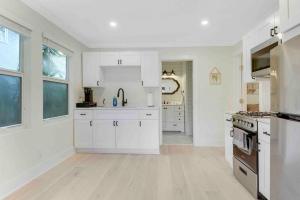 Charming Cottage on Croton #1