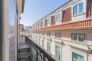 Old Town Chiado Balcony AirCon by LD Apartments