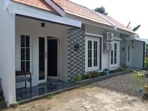 Siroen Homestay - Glagah