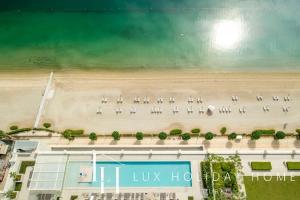 LUX The Marina Vista Beachfront Suite