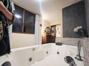 TURI Suite con Jacuzzi, centro de la ciudad