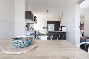 Homely Cottage: Near the City Wifi & Parking