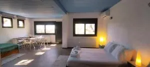 LIOFYTO - Stylish Villa with views to Foinikounda bay downstairs studio - 迈索尼