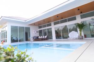 Gems Pool Villa Chanthaburi