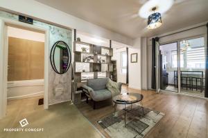 Central Residence Apartment 724