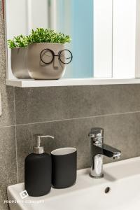 Central Residence Apartment 724