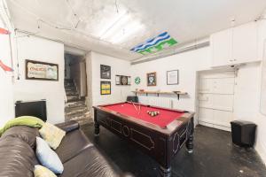 Lakeland farmhouse with an acre of gardens, games room and free parking