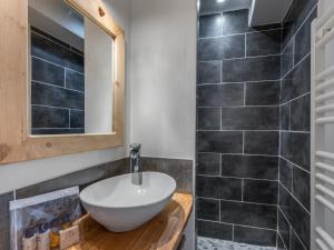 Appartement ski aux pieds avec balcon et animaux admis - FR-1-640-57