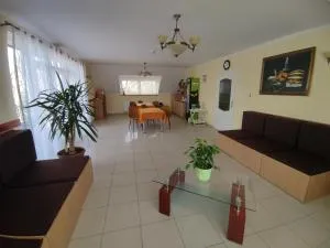 因法特凡德格哈斯住宿加早餐旅馆 - 上塔尔卡尼