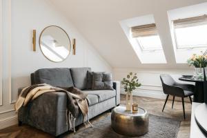 Central Palace - LoftAffair Collection