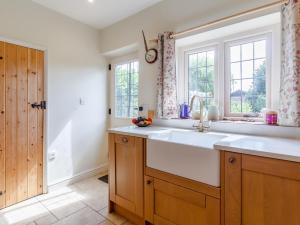 3 Bed in Wroxham 78708