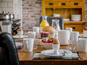 3 Bed in Cantref BN363