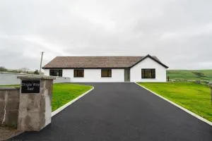 Dingle Way Rest ,Luxury holiday home - Ballynavenooragh