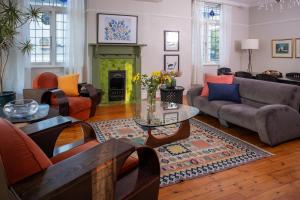 Barry Hall Apartments