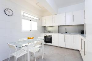 Home2Book Stylish & Bright Apt, Santa Cruz Center