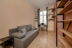 Spacious 3-Bedroom Apartment Plac Grunwaldzki Wrocław by Renters