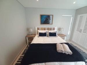 Queens Cove Apt 3