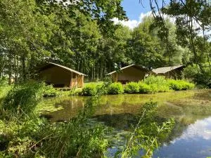 Luxe safaritent aan het water - Recreatiepark de Uilenburg - Woudsend