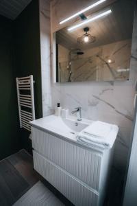 Appartements Le Bertrand • Le Raffinement en Coeur de Ville : photos des chambres