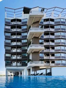 *WV 3 Peaceful Pinnacle