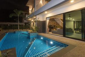 Twin Villas Seaview Kata