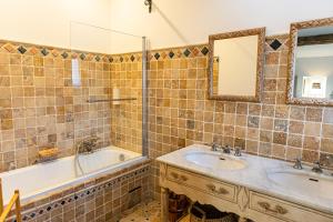 Hotels HOTEL MAISON BOURNISSAC : photos des chambres