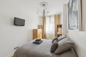 Élégance parisienne près des Champs-Élysées